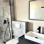 Modern Dado With Heated Pool & Sea View In Makarska