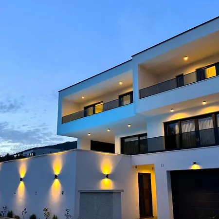 Villa Modern Dado With Heated Pool & Sea View In Makarska