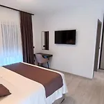 Modern Dado With Heated Pool & Sea View In * Макарська