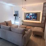 Вілла Modern Dado With Heated Pool & Sea View In *