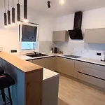 Вілла Modern Dado With Heated Pool & Sea View In