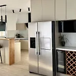 Modern Dado With Heated Pool & Sea View In マカルスカ