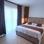 Modern Dado With Heated Pool & Sea View In * Макарська