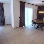 Modern Dado With Heated Pool & Sea View In Вілла