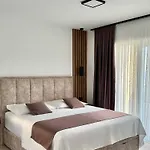 Modern Dado With Heated Pool & Sea View In Вілла