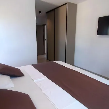 Modern Dado With Heated Pool & Sea View In Villa *