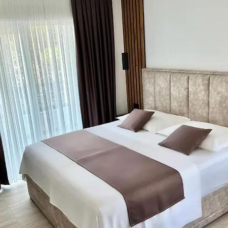 Modern Dado With Heated Pool & Sea View In וילה מאקרסקה