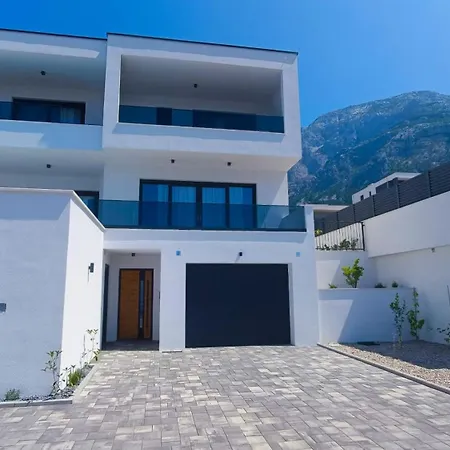 Modern Dado With Heated Pool & Sea View In וילה *