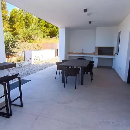 Modern Dado With Heated Pool & Sea View In וילה מאקרסקה
