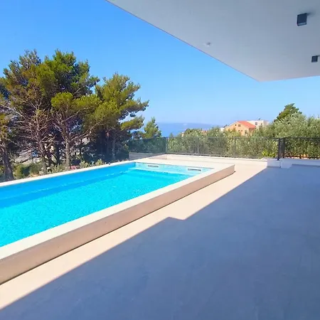 Modern Dado With Heated Pool & Sea View In וילה מאקרסקה