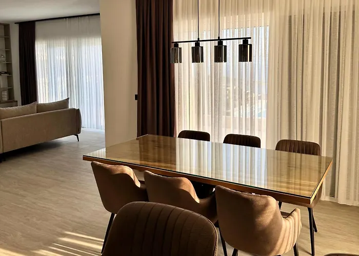 Villa Modern Dado With Heated Pool & Sea View In