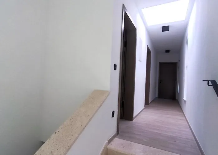 Modern Dado With Heated Pool & Sea View In Villa Makarska