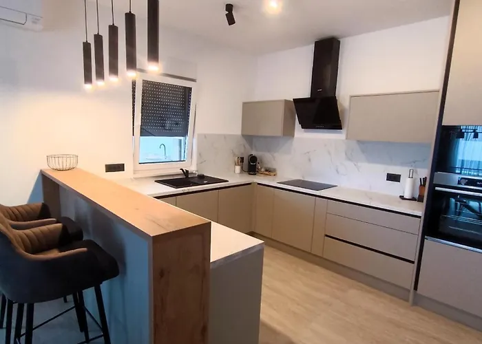 Villa Modern Dado With Heated Pool & Sea View In