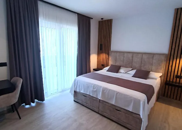 Modern Dado With Heated Pool & Sea View In * Makarska