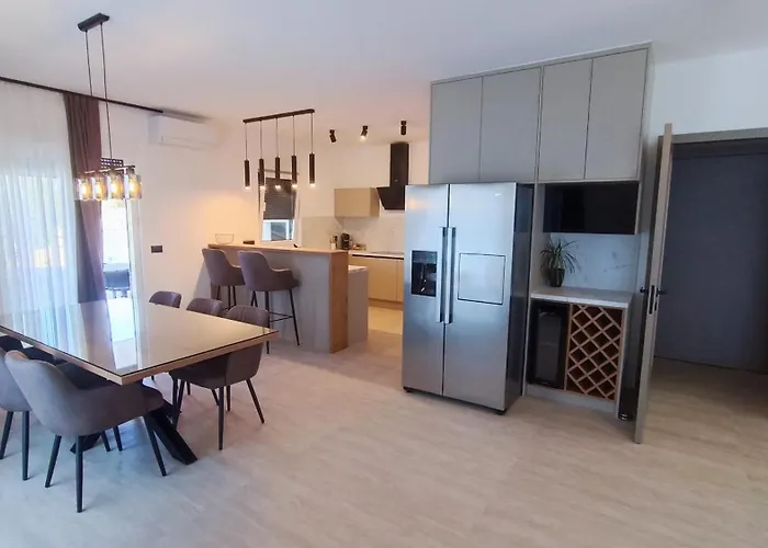 Villa Modern Dado With Heated Pool & Sea View In