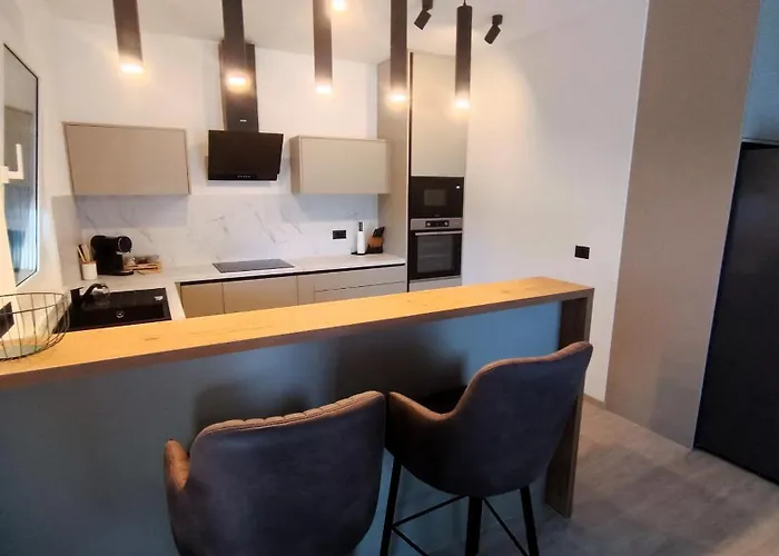 Modern Dado With Heated Pool & Sea View In Villa Makarska