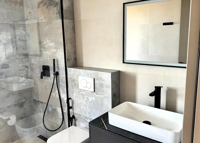 Modern Dado With Heated Pool & Sea View In Makarska