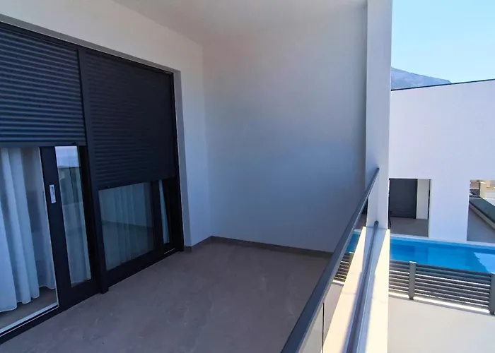 Modern Dado With Heated Pool & Sea View In Villa