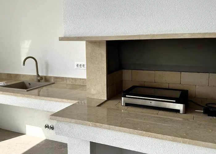 Modern Dado With Heated Pool & Sea View In Villa *