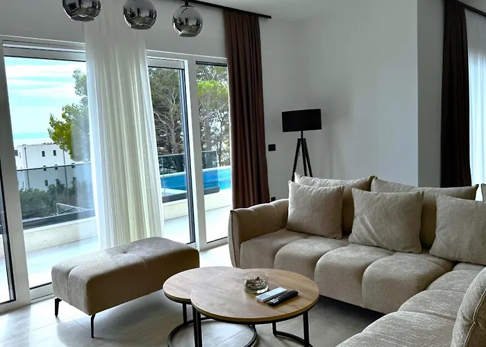 Modern Dado With Heated Pool & Sea View In * Makarska